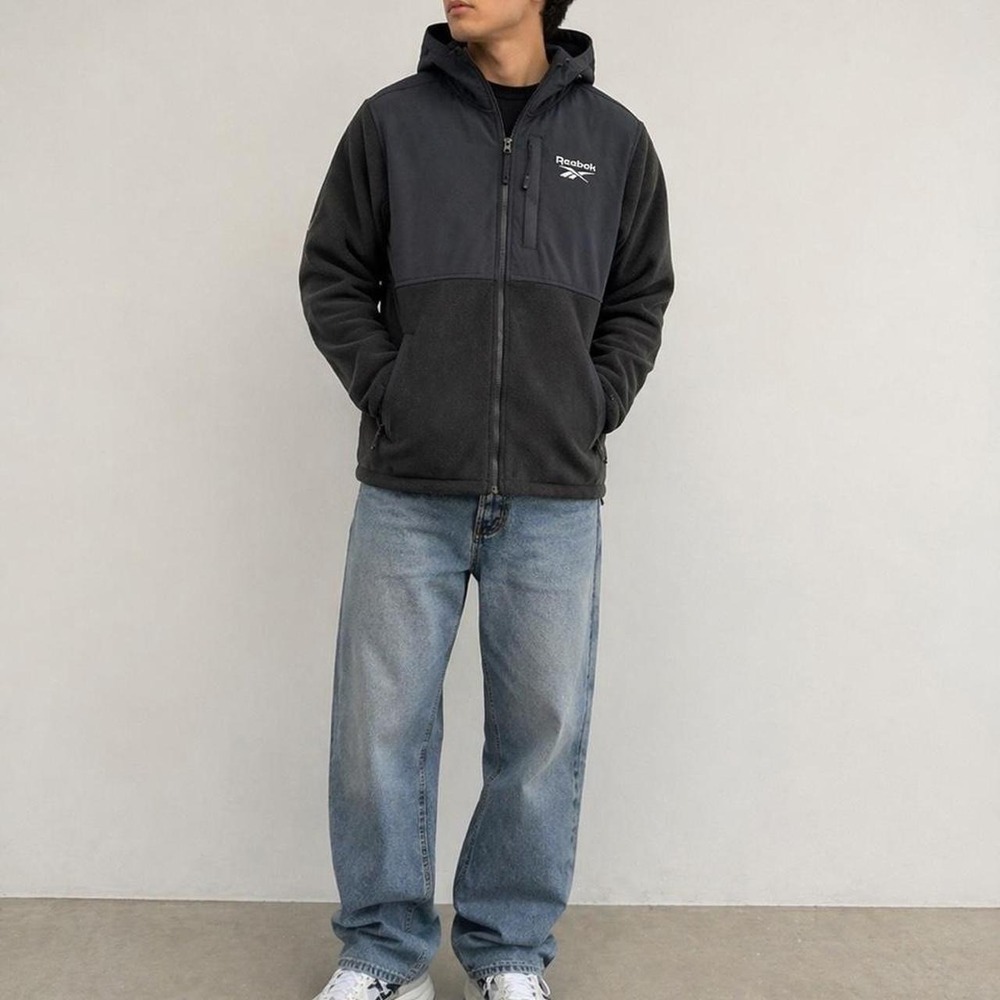Reebok black hooded fleece jacket 🖤